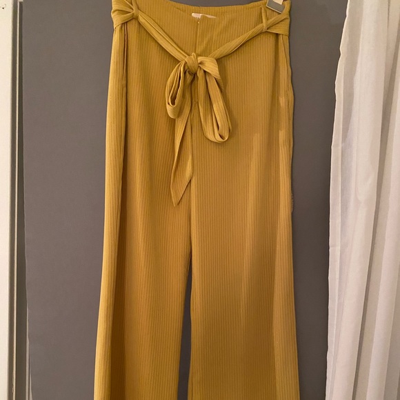 Honey Punch matching set, bought at Editorial boutique in Mtl - Picture 2 of 4